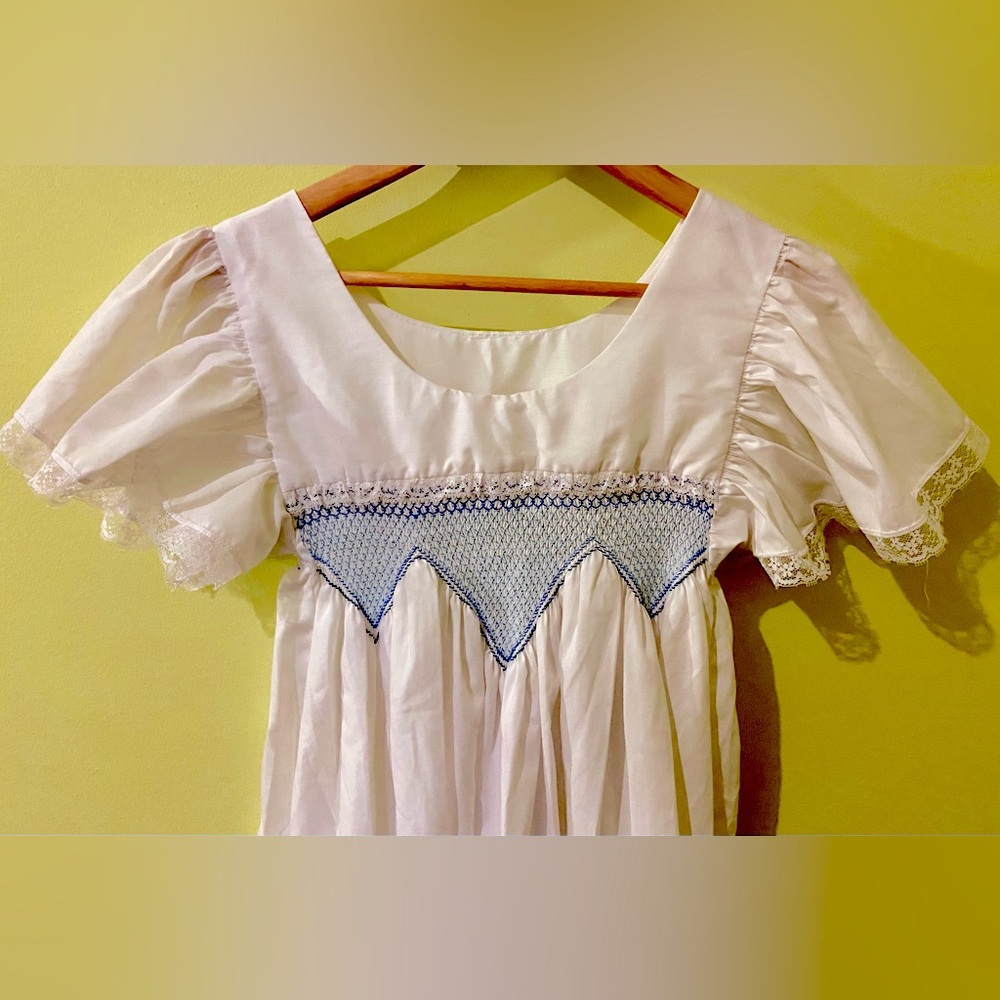 Doen-style smocked cotton nightgown